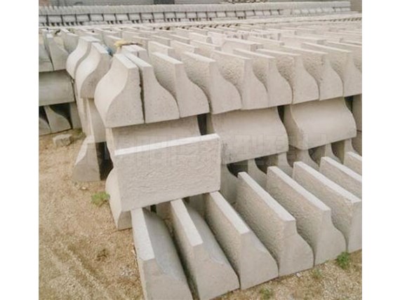 云南混凝土路沿石施工需要注意哪些細(xì)節(jié)？